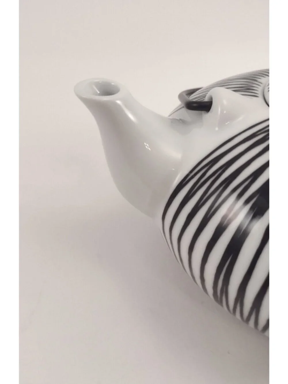 PIER 1 TEAPOT Akina Porcelain Black & White Tea Hand Painted Abstract Ceramic